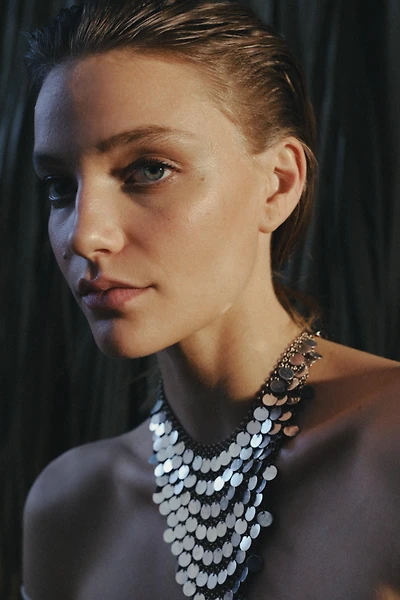 METAL PLATE BIB NECKLACE