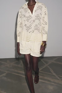 ZW COLLECTION PERFORATED EMBROIDERY BERMUDA SHORTS