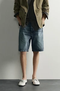 STRAIGHT FIT DENIM SHORTS