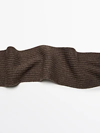 Fine ribbed fabric scarf