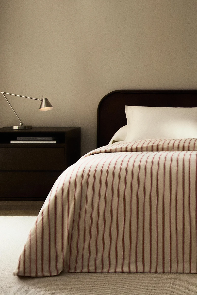 STRIPED PERCALE DUVET COVER (300 THREAD COUNT)