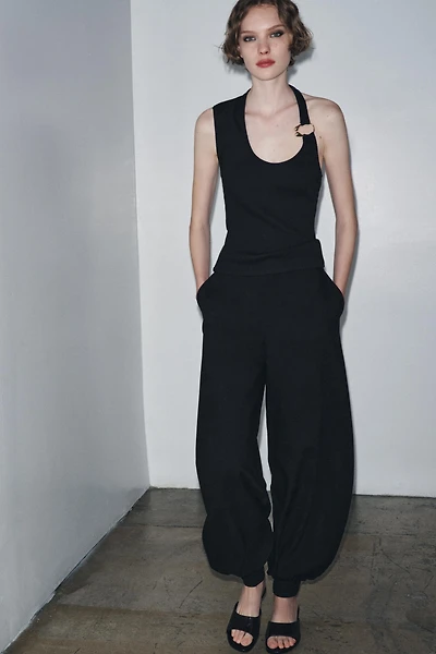 RIB TOP WITH METAL DETAIL