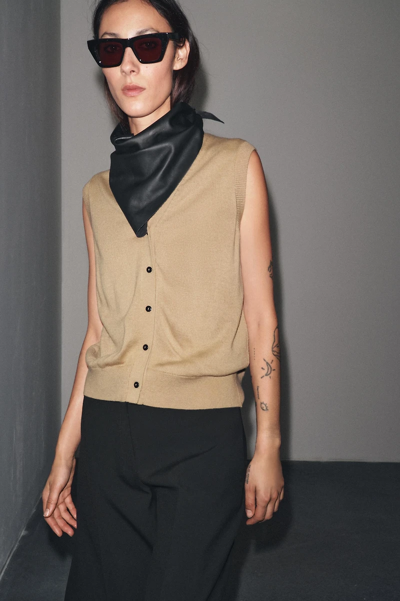 PLAIN KNIT VEST TOP