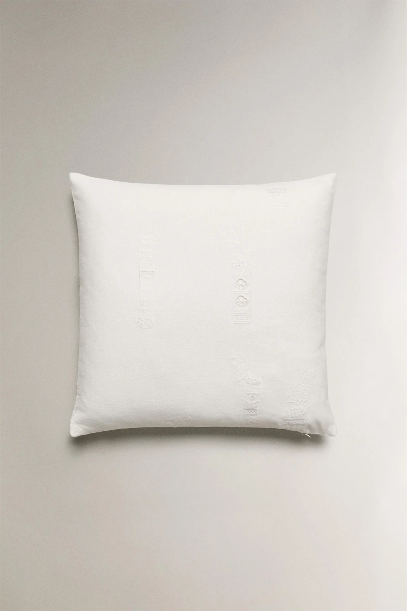 EMBROIDERED LINEN PILLOW