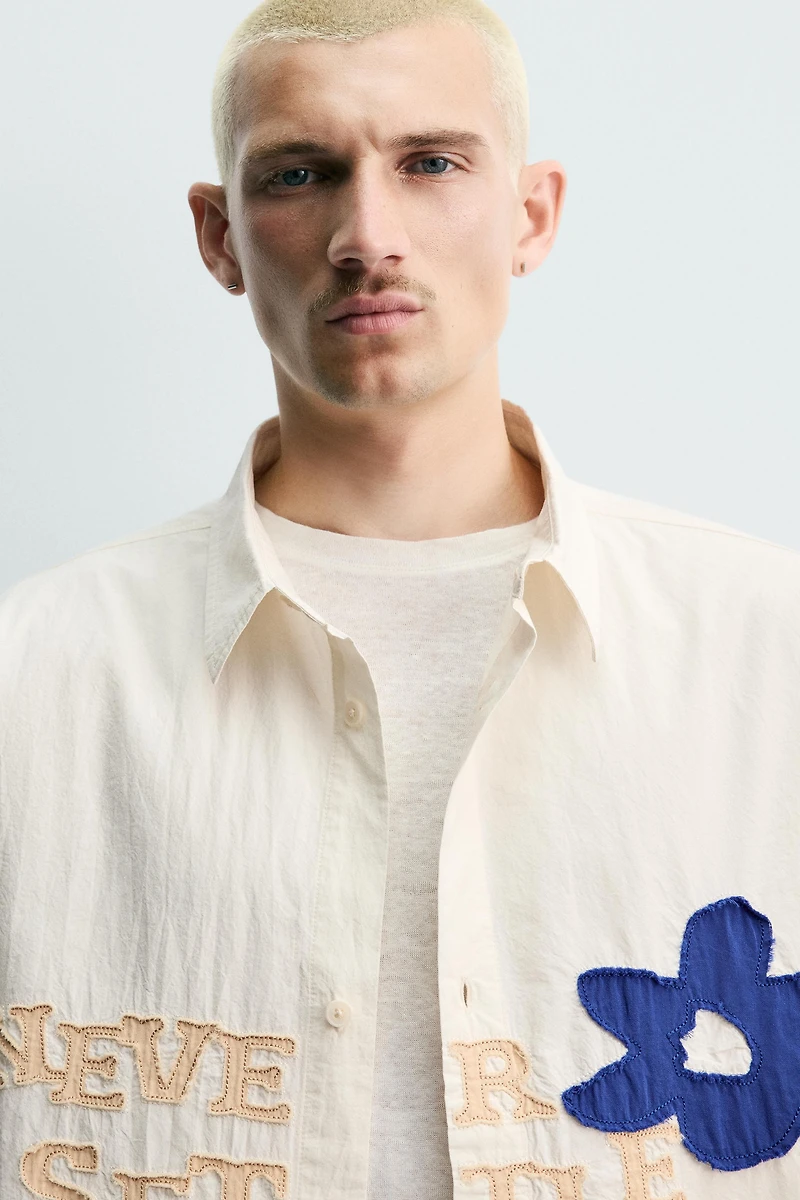 RELAXED FIT TEXT PATCH SHIRT