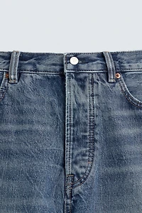 STRAIGHT FIT DENIM SHORTS