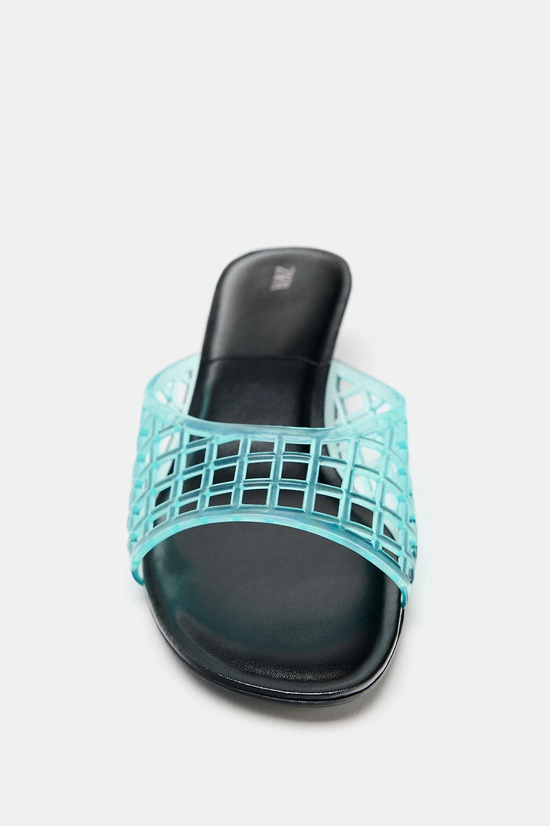 RUBBERIZED EFFECT KITTEN HEEL MULES