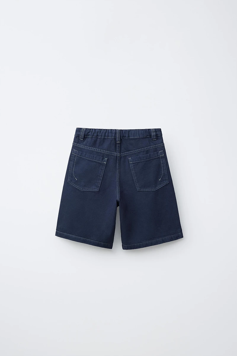 CONTRAST TOPSTITCHING SHORTS