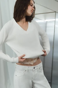V-NECK KNIT JUMPER