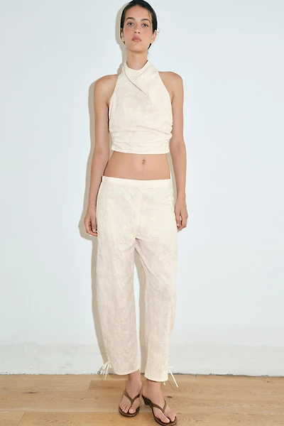 TOP HALTER BRODÉ À PAILLETTES