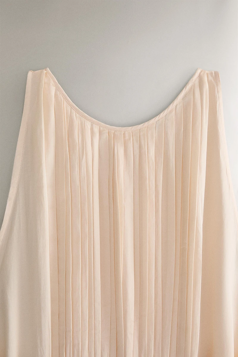 PLEATED SATEEN NIGHTGOWN
