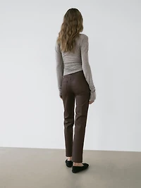 Pantalon straight enduit taille haute