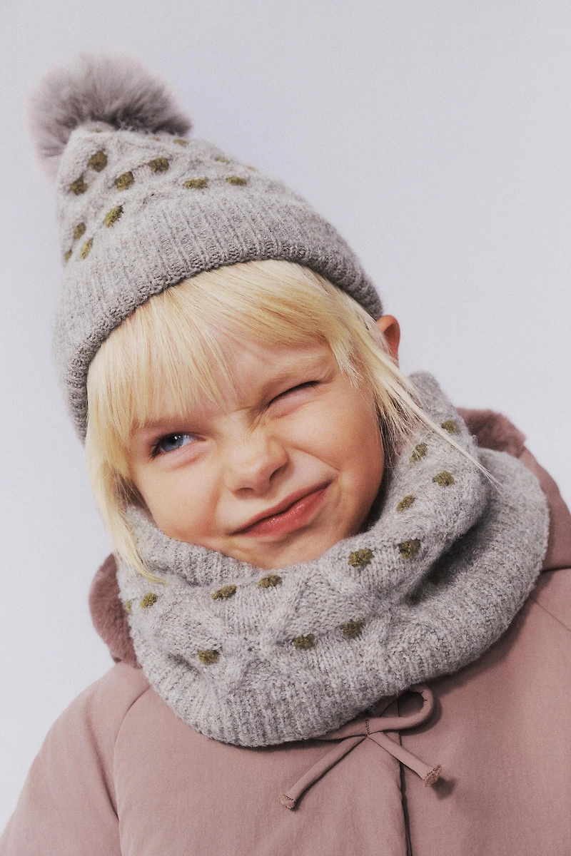 POLKA DOT KNIT HAT WITH POMPOM