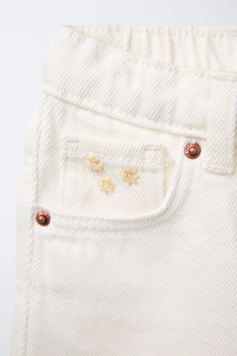 BERMUDA EN JEAN HIGH WAIST FLEURS BRODÉES