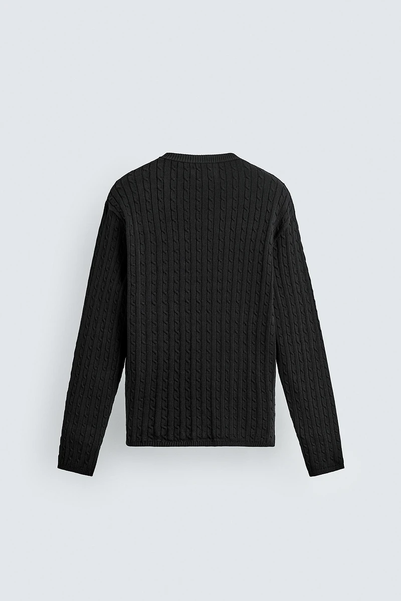 TEXTURED CABLE KNIT JUMPER
