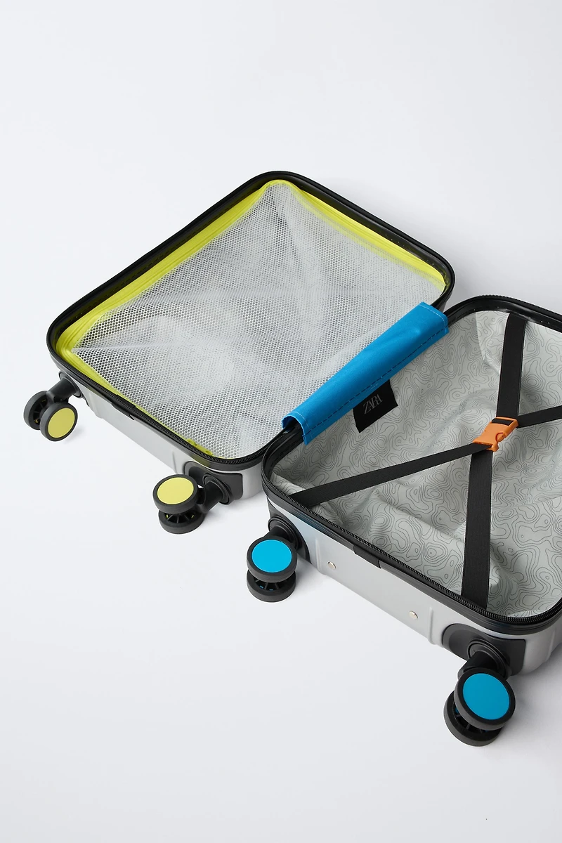 MULTI-COLOR TRAVEL SUITCASE