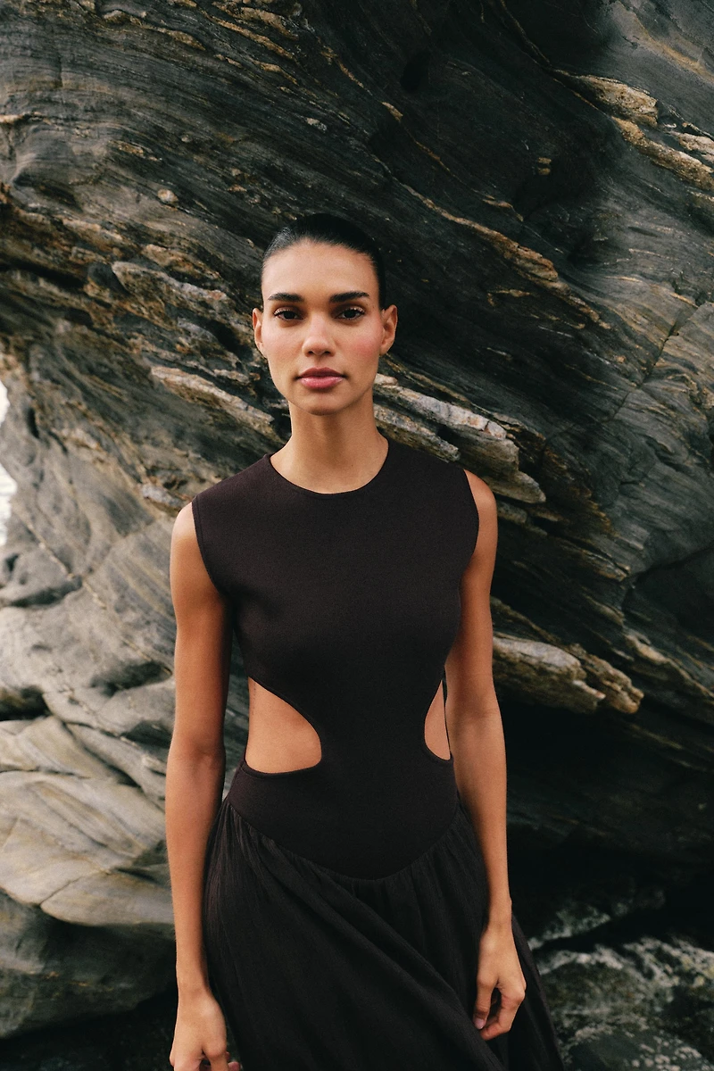 CUT OUT KNIT DRESS