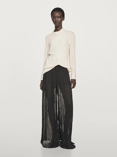 Pleated wide-leg trousers