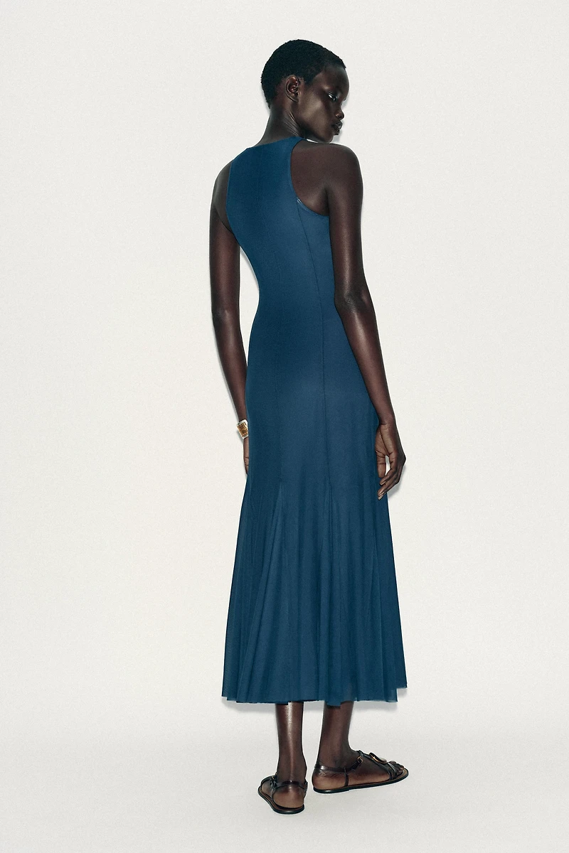 ROBE LONGUE EN TULLE À GODETS
