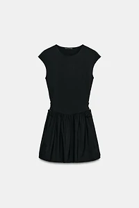 ROBE COURTE EN MATIÈRES VARIÉES