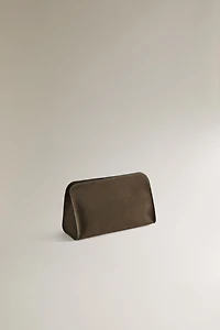 LEATHER TOILETRY BAG