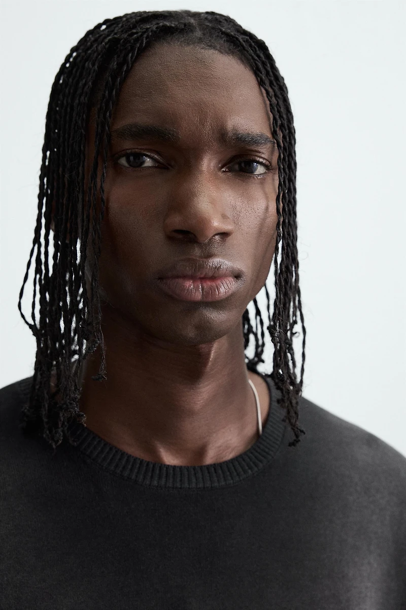 T-SHIRT EN MAILLE À IMPRIMÉ SPRAY