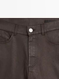 Pantalon straight enduit taille haute
