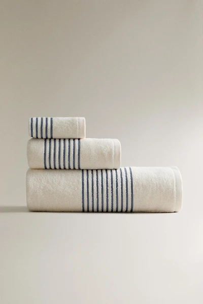 COTTON BATH TOWEL WITH STRIPED BORDER