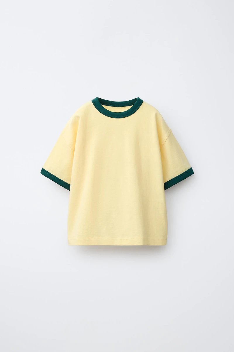 T-SHIRT À LISERÉS EN CONTRASTE