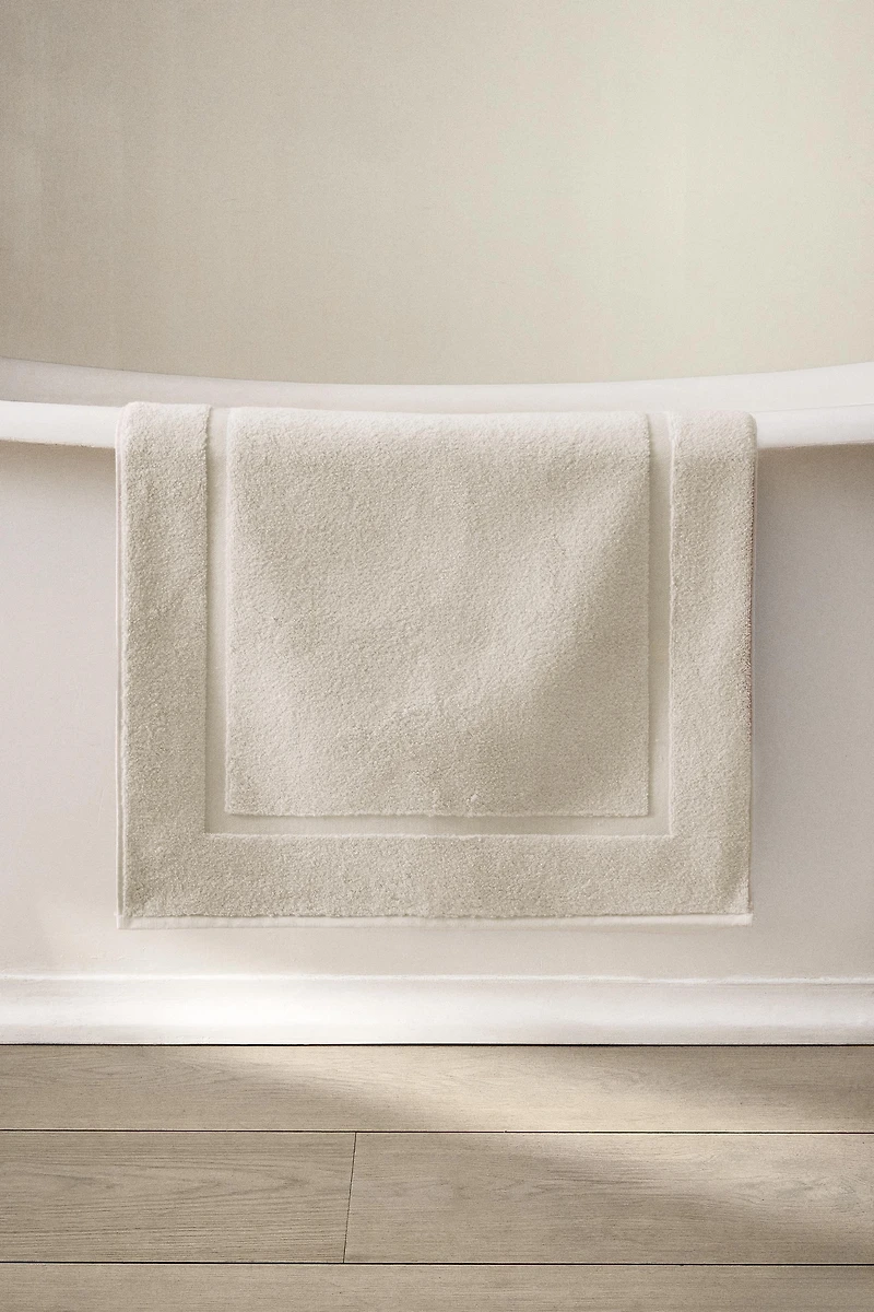 SOFT TERRY BATH MAT