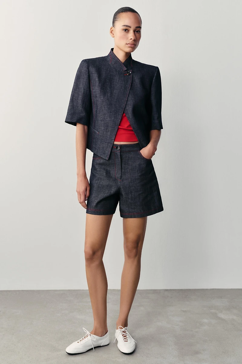 LINEN SHORT SLEEVE BLAZER WITH CONTRAST TOPSTITCHING