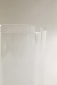 TALL TRANSPARENT GLASS TUMBLER