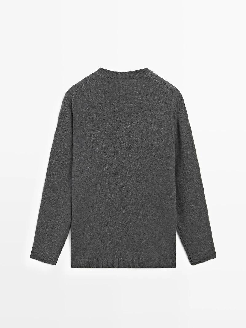 100% cashmere oversize V-neck sweater