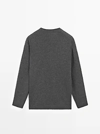 100% cashmere oversize V-neck sweater