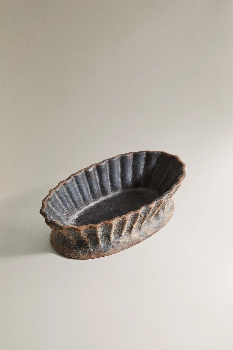 TERRACOTTA BATHROOM TRAY WITH RAISED DESIGN