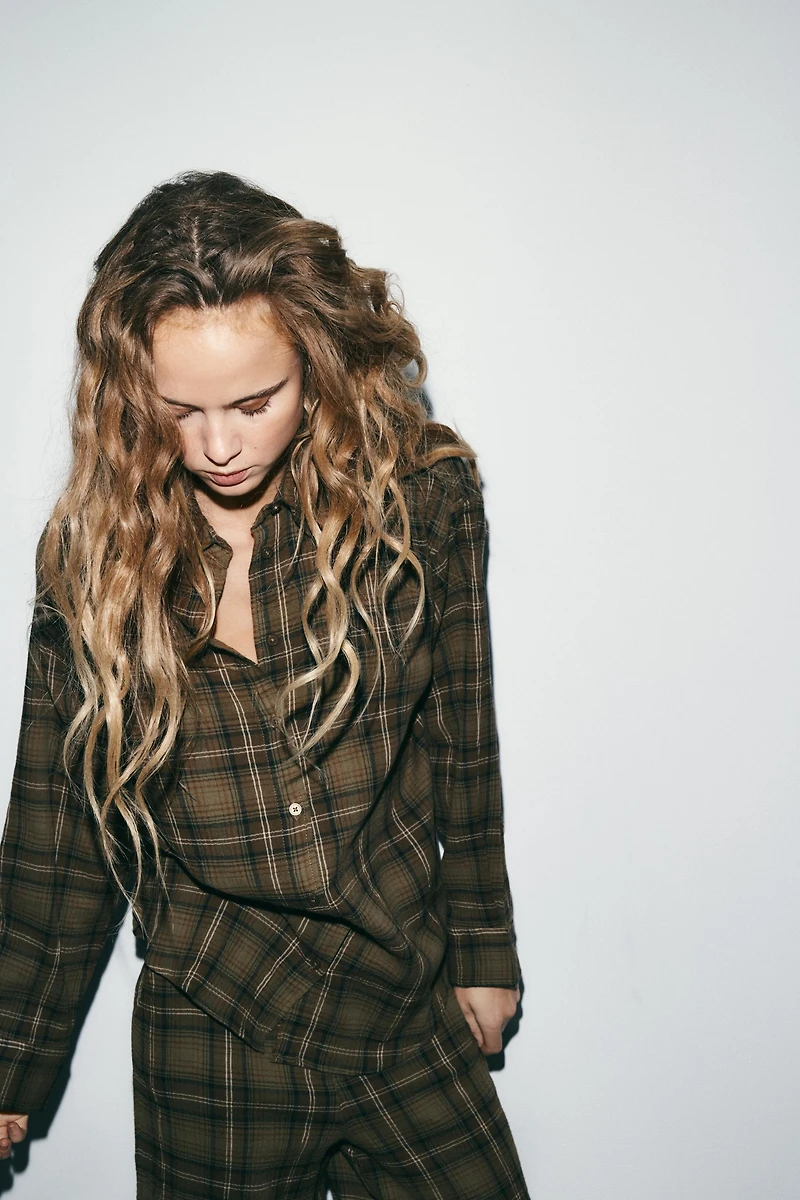 OVERSIZED PLAID SHIRT