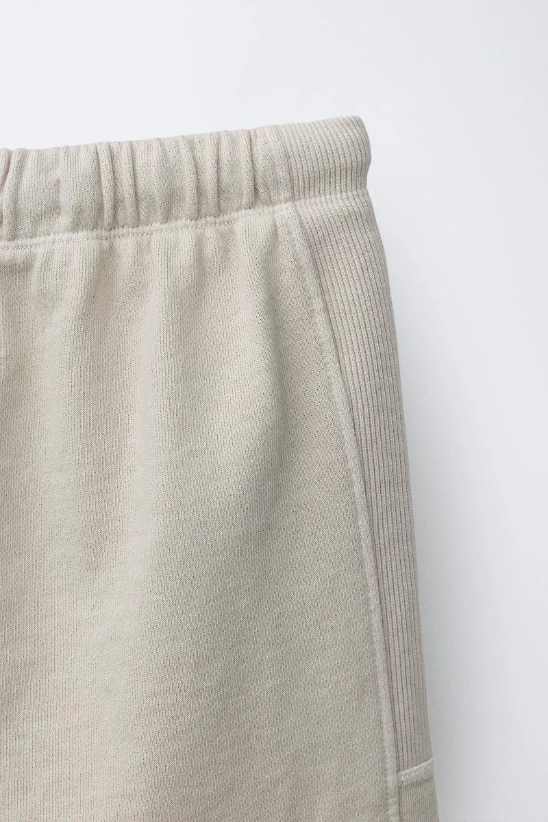 PLUSH LABEL SHORTS