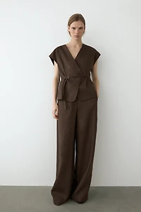 Flowing linen trousers