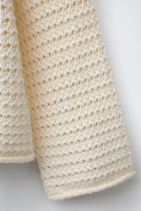 PULL EN MAILLE À FLEURS