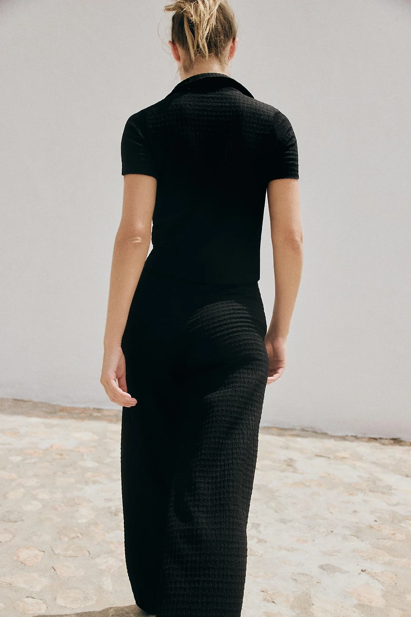 TEXTURED CROP TOP