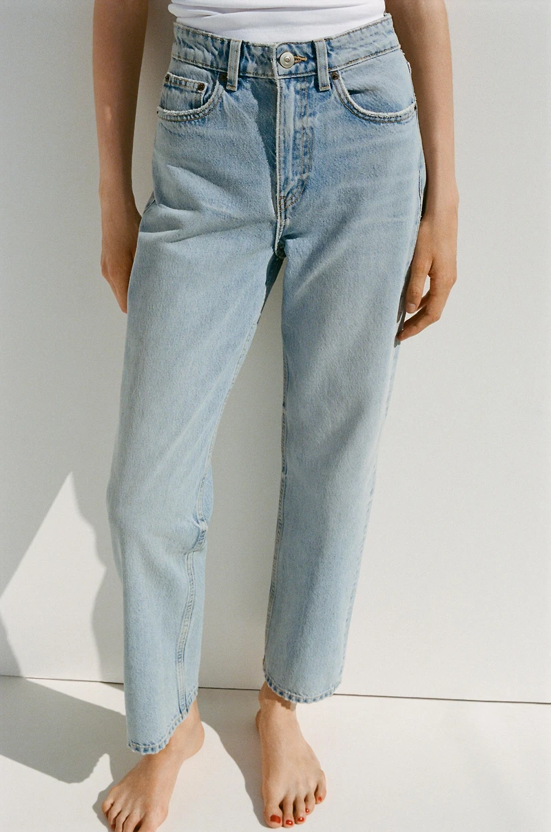 HIGH-WAISTED TRF MOM FIT JEANS