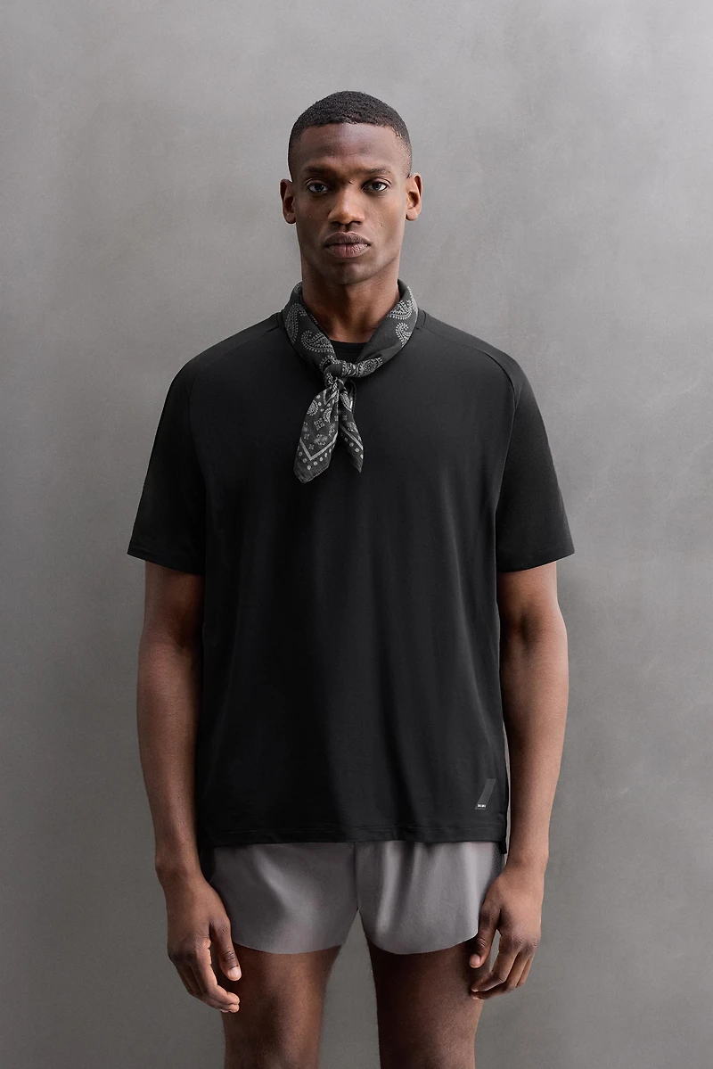 TEXTURED TRAINING T-SHIRT