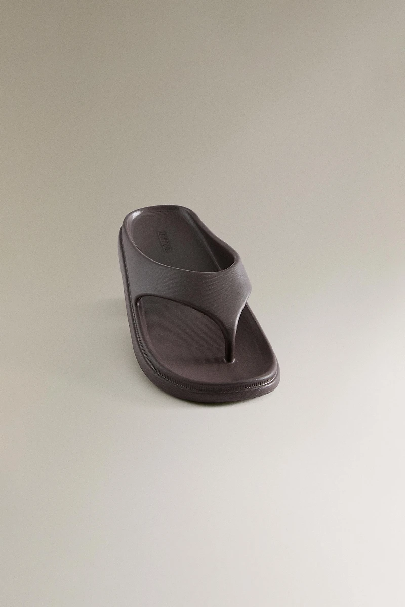 RUBBERIZED BATHROOM SANDALS