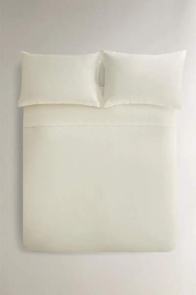 EMBROIDERED DUVET COVER