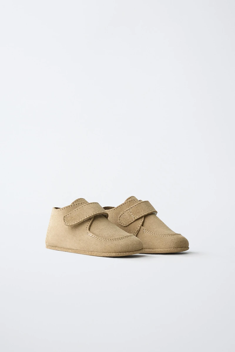 CHAUSSURES EN CUIR