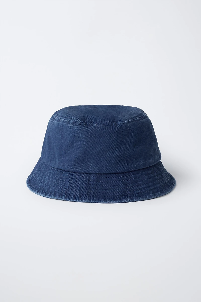 CONTRAST STITCH BUCKET HAT
