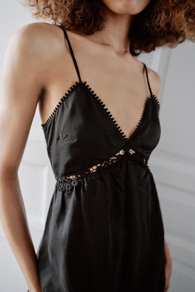 EMBROIDERED MIDI DRESS