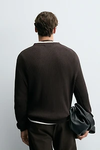 RIBBED TEXTURED SWEATER