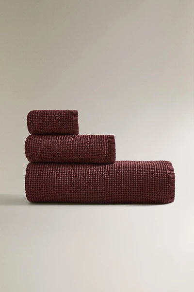 MINI WAFFLE-KNIT BATH TOWEL
