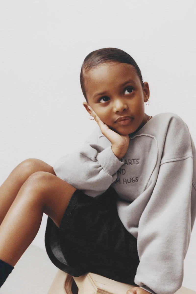 JUPE EN JEAN CŒURS FLOQUÉS